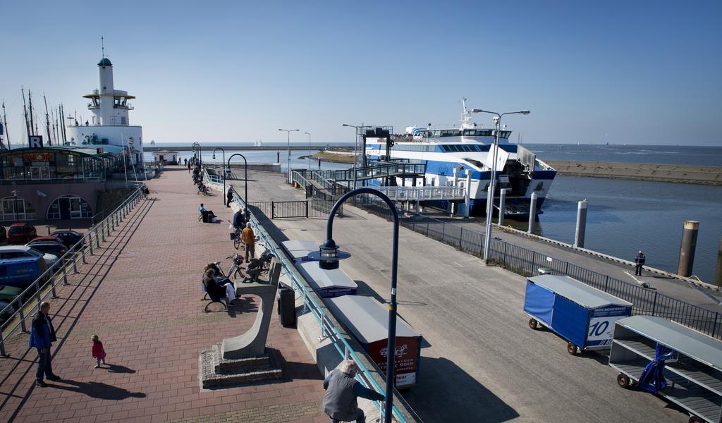 "De Bank" - Hotel Apartments Harlingen Extérieur photo